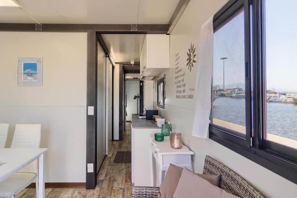 Houseboat Sardinia Suite Cagliari Bagian luar foto
