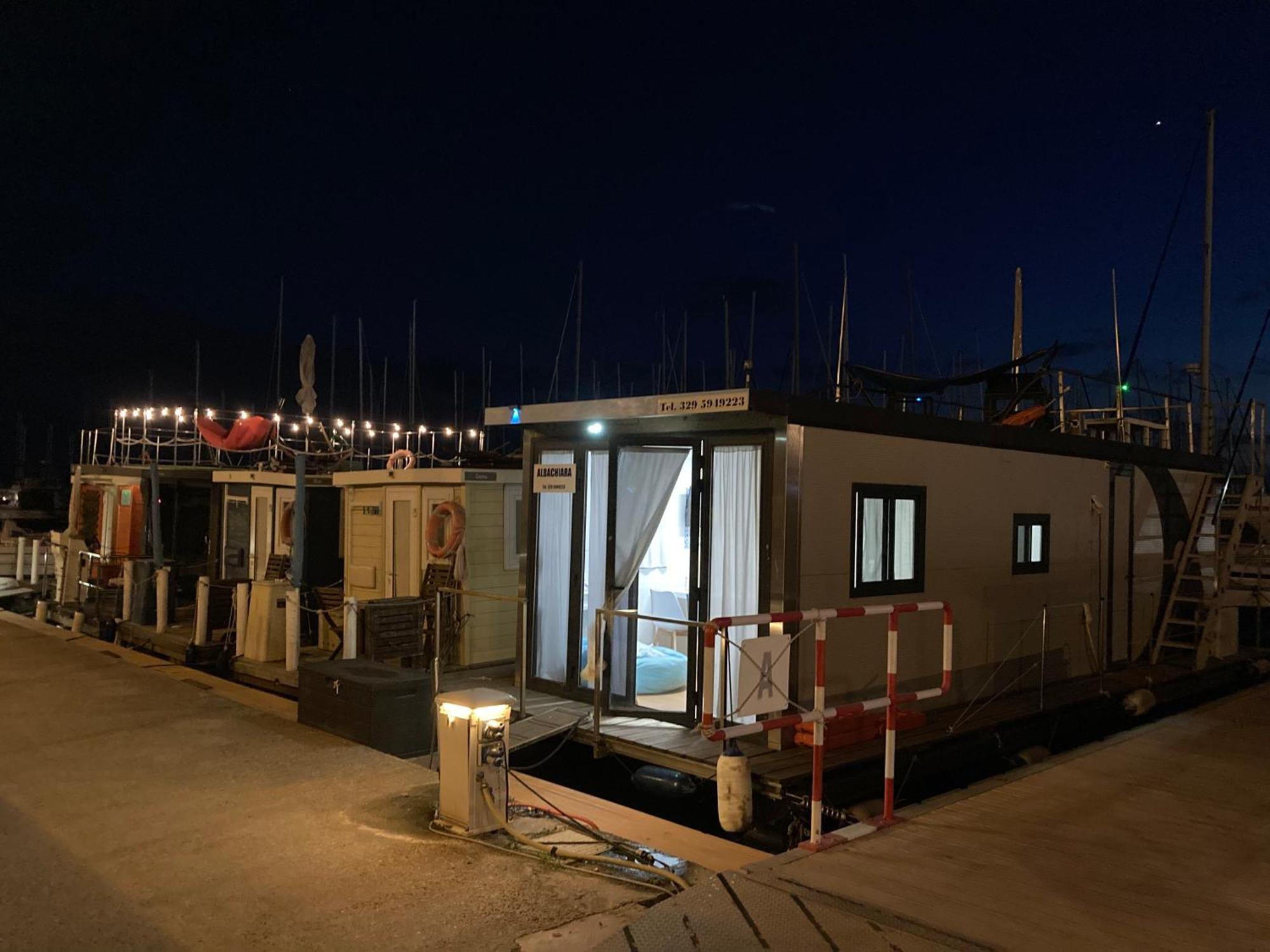 Houseboat Sardinia Suite Cagliari Bagian luar foto